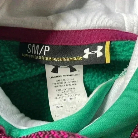 Women’s Under armor semi fitted hoodie! - Picture 4 of 7